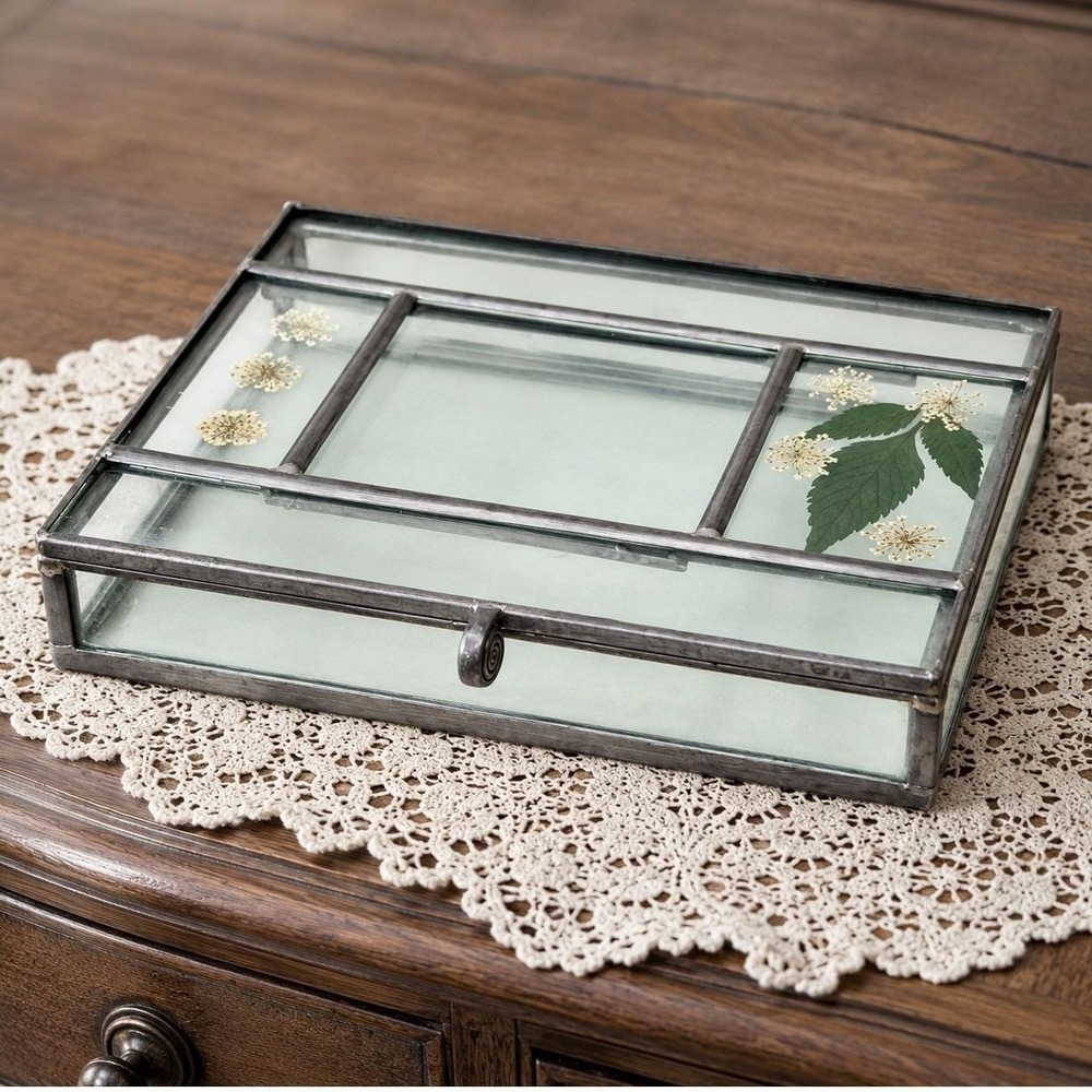 Vintage‎ Lead Glass Dried Baby's Breath Photo Keepsake Box Burnes Boston Carr